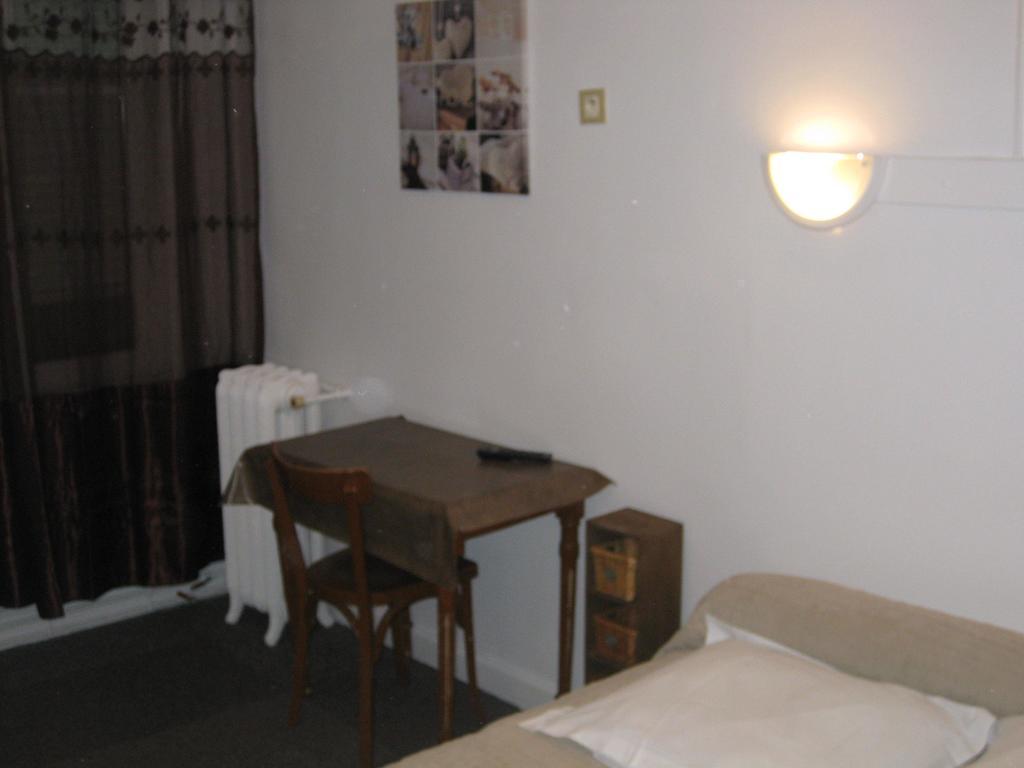 Hotel Le Monopole à Reims Chambre photo